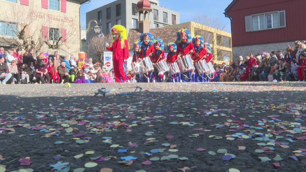 Konfetti, Guggen und «Narren» unterwegs: Altstätten im Fasnachtsfieber