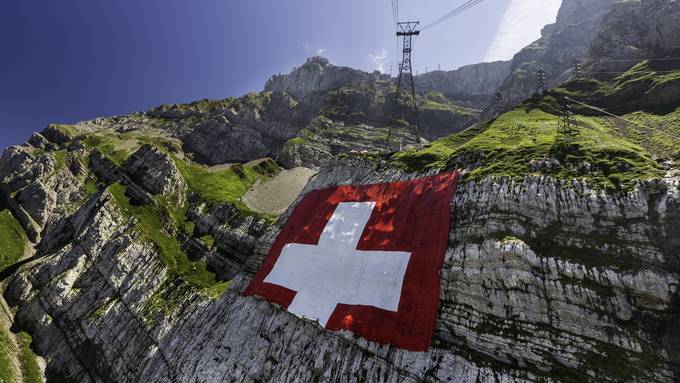 Bald hängt die Säntisfahne wieder am Berg