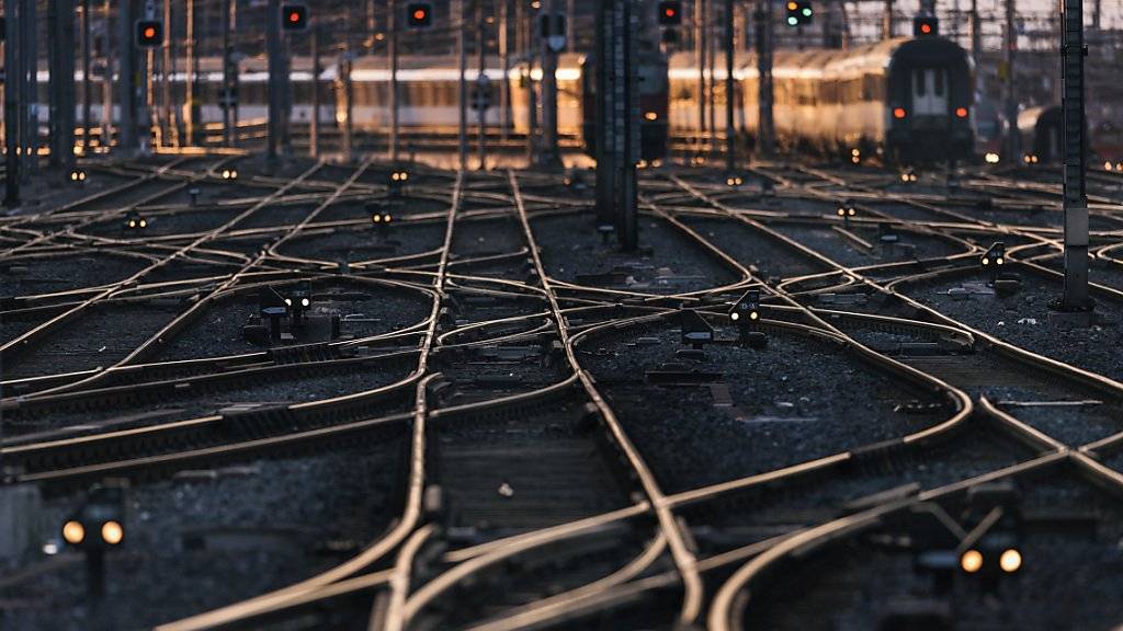 Gleise am Hauptbahnhof Zürich: Gleisverwerfungen durch Hitze können zu Problemen im Schienenverkehr führen. (Archivbild)