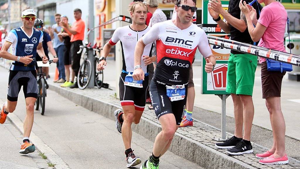Ronnie Schildknecht (vorne) will ein «Stängeli» am Ironman Switzerland