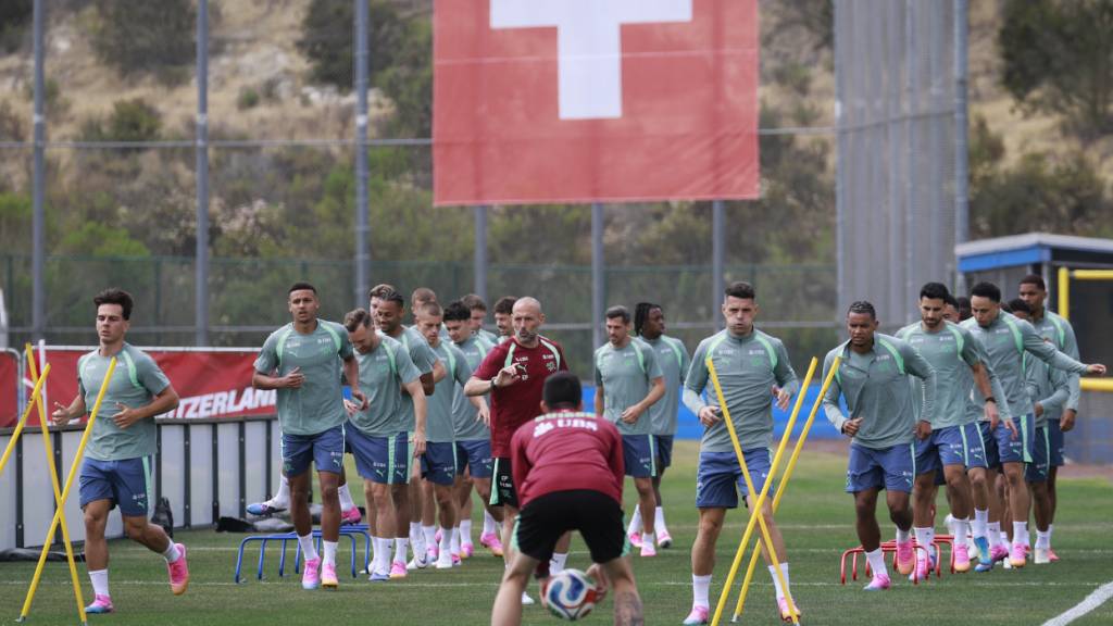 Aufwärmen unter dem Schweizer Kreuz: Das Nationalteam fühlt sich in San Diego wie zuhause