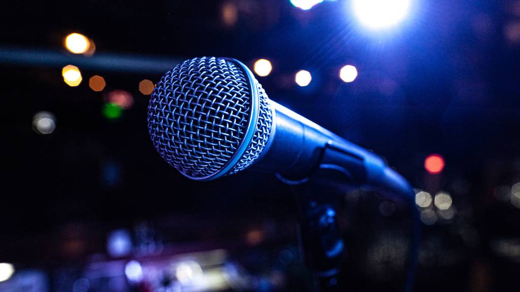 Poetry Slam Mikrofon Bühne 