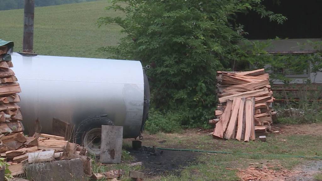 Verurteilt: Sein selbstgebautes Kohlegerät brockt dem SVP-Grossrat eine saftige Busse ein