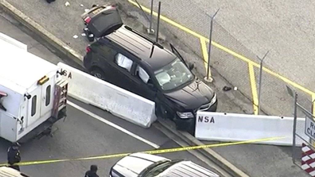 Ein schwarzes Nutzfahrzeug hat am Mittwoch die Betonbarriere vor dem Hochsicherheitsgebäude des US-Geheimdienstes NSA durchbrochen - aber offenbar ohne Terrorabsichten.
