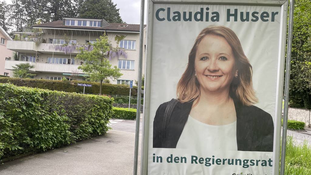 Auch wenn Claudia Huser im ersten Wahlgang rund 10'000 Stimmen weniger holte als Fanaj: Laut Polit-Experte Armin Camenzind sind ihre Chancen auf einen Sitz in der Regierung im Vergleich zum ersten Wahlgang gestiegen. 