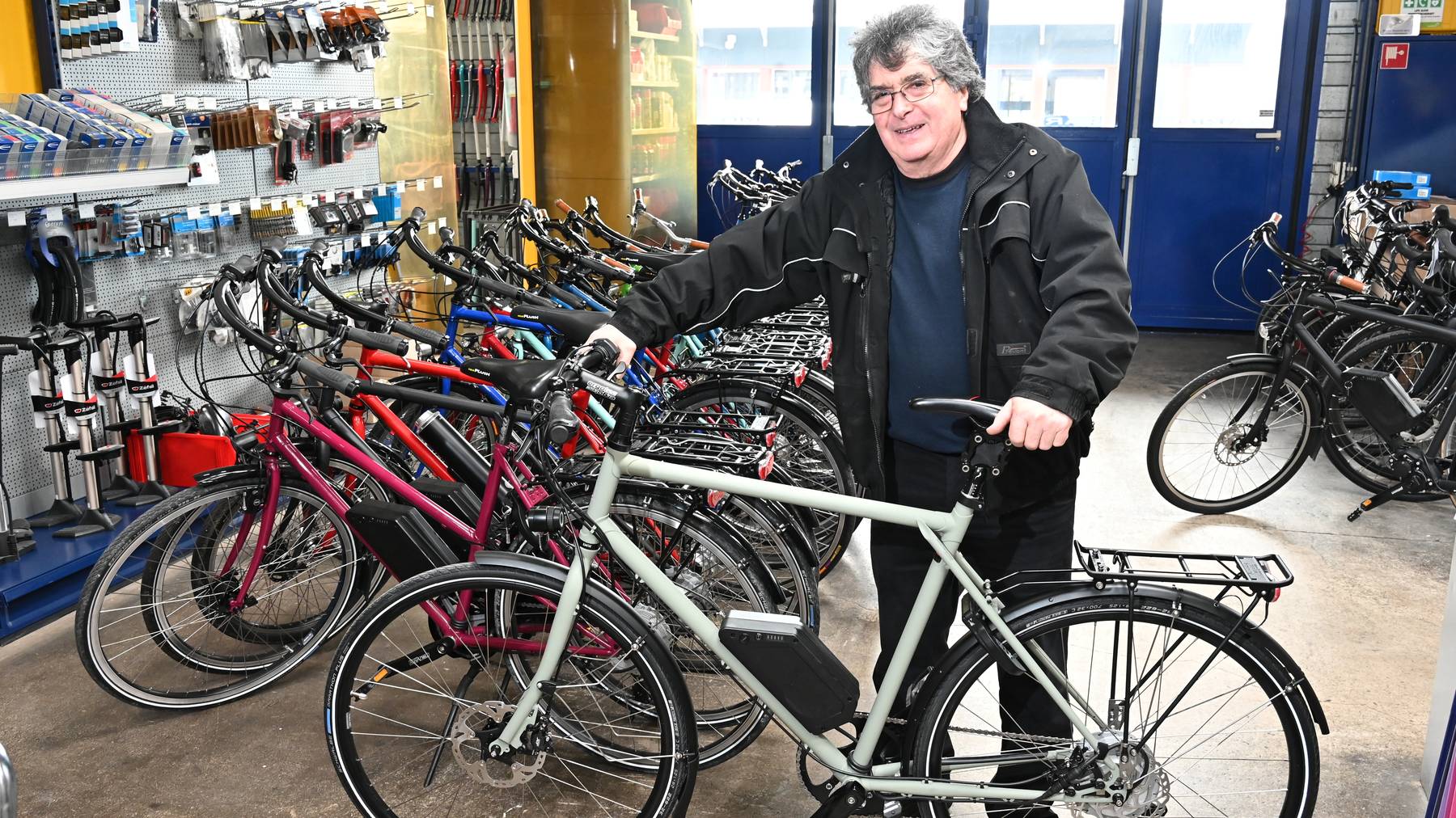 Arnold Ramel, Ex-Inhaber Aarios AG, mit E-Bike