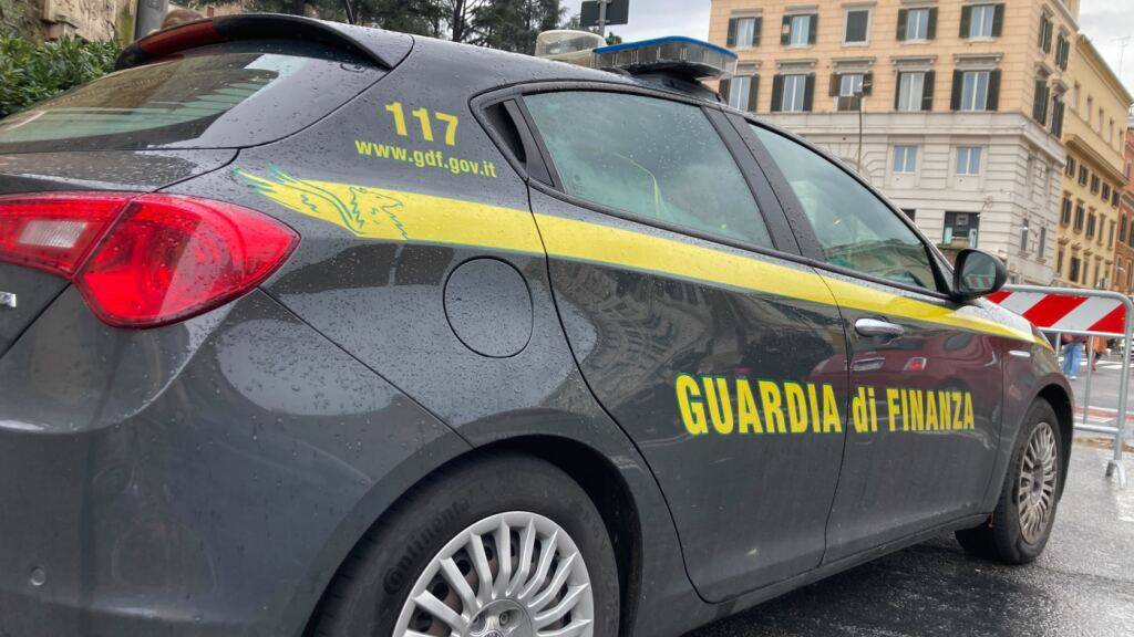 Polizei in Italien beschlagnahmt knapp 7.000 E-Roller aus China