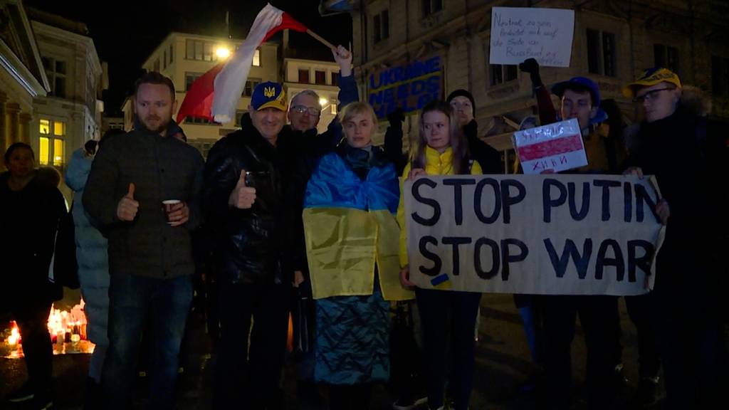 Solidarität mit der Ukraine: Hunderte versammeln sich zu Friedenskundgebung in Zürich