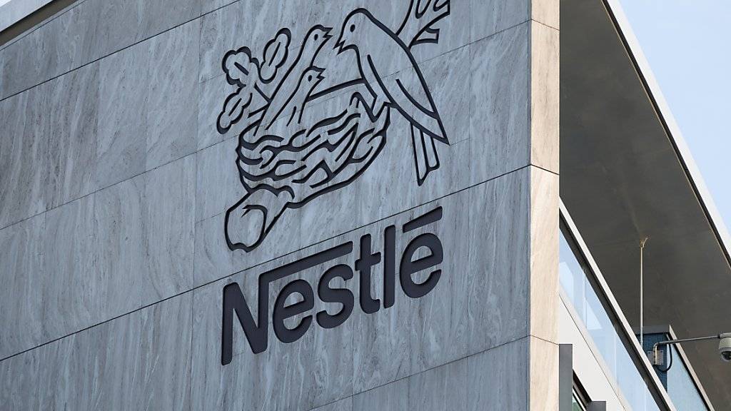 Nestlé will weniger Plastikverpackung: So soll etwa Nesquik-Kakao in Papiertüten angeboten werden. (Archiv)