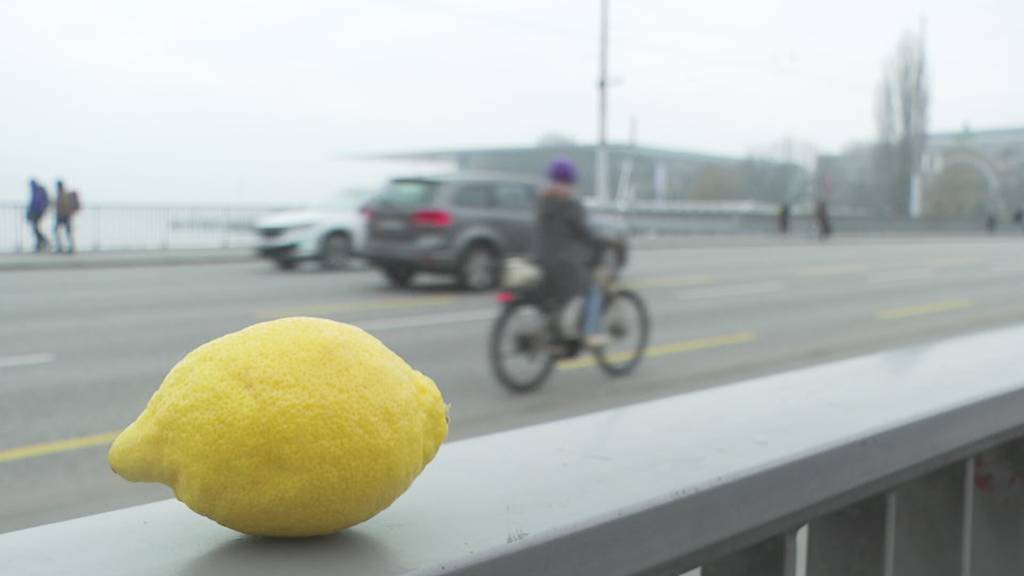 Gefährliche Seebrücke - Kinderparlament verleiht Luzern die Saure Zitrone