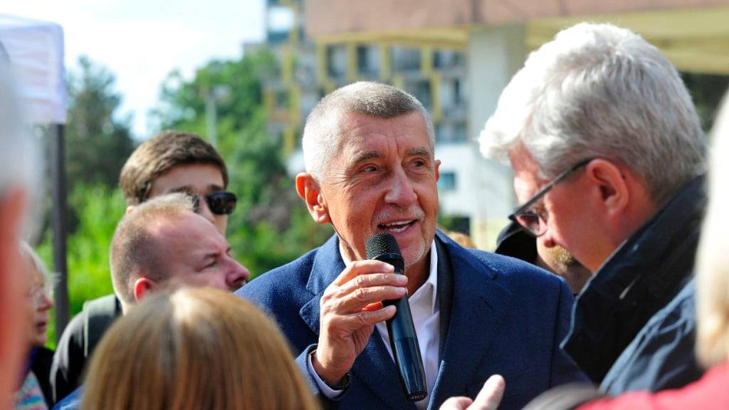 ARCHIV - Der tschechische Milliardär und Gründer der Partei ANO, Andrej Babis, bei einem Wahlkampfauftritt im Prager Stadtteil Modrany. Foto: Michael Heitmann/dpa