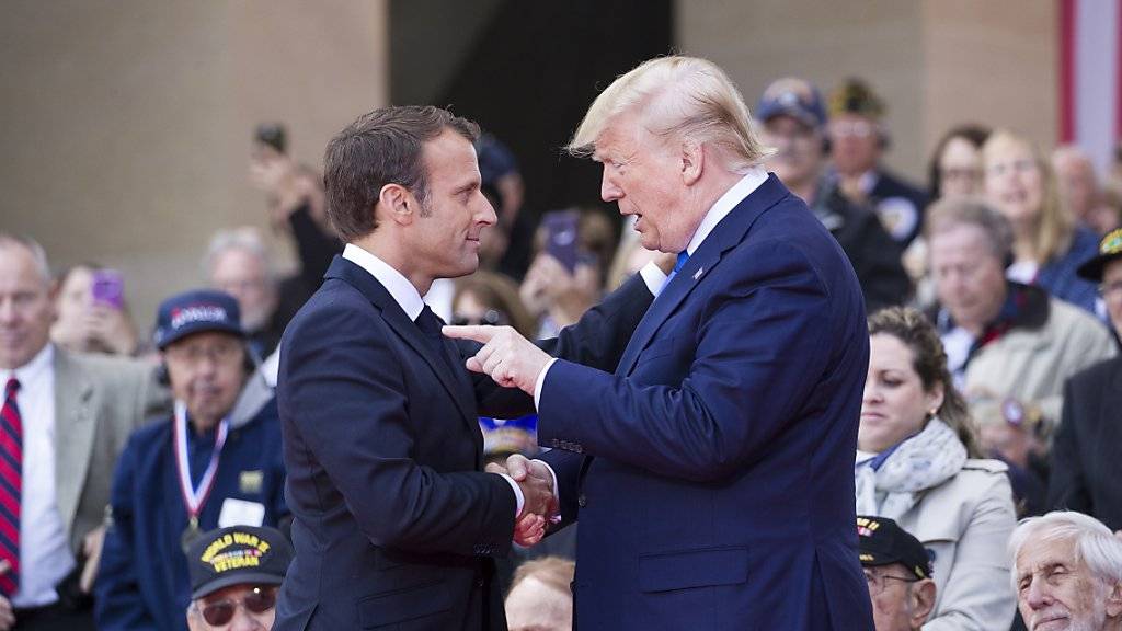 US-Präsident Donald Trump attackiert Frankreichs Präsident Emmanuel Macron wegen der Einführung einer neuen Steuer in Frankreich und kündigte unter anderem Strafzölle auf den Import französischer Weine an. (Archivbild)
