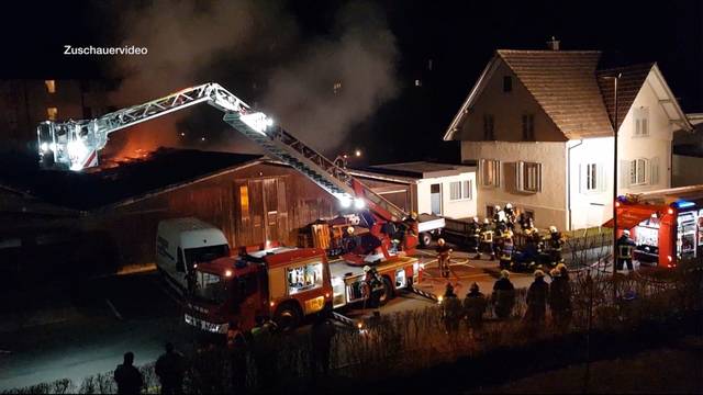 Erneuter Brand in Lagerhalle in Oberentfelden
