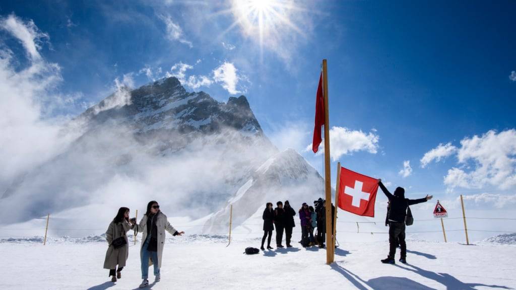 Die Jungfraubahnen haben zwischen Januar und Juni 472'700 Personen auf das Jungfraujoch befördert. (Archivbild)