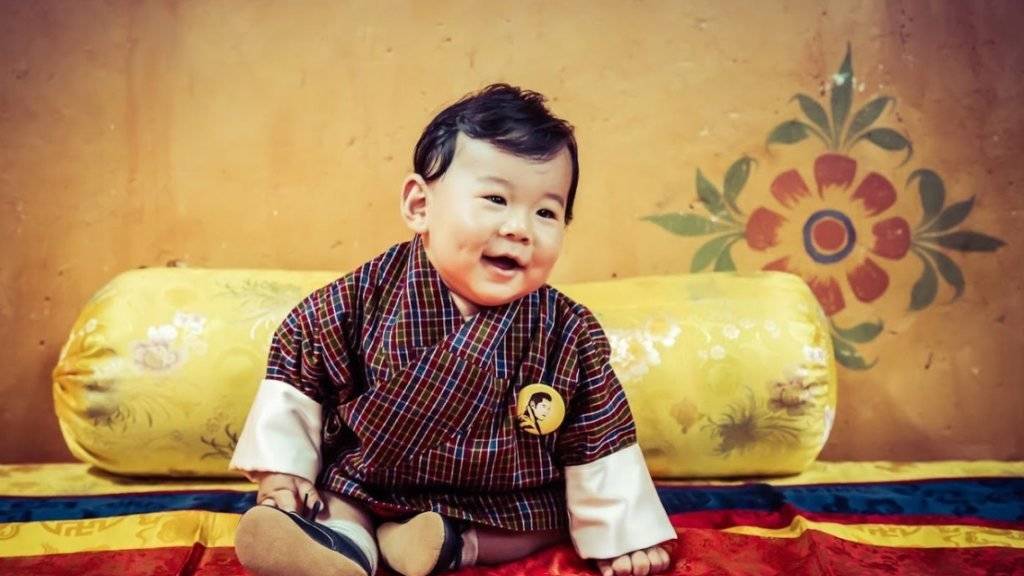 Butans Kronprinz Jigme N Wangchuck macht als Kalendermodel die Bewohner seines Landes glücklich.
