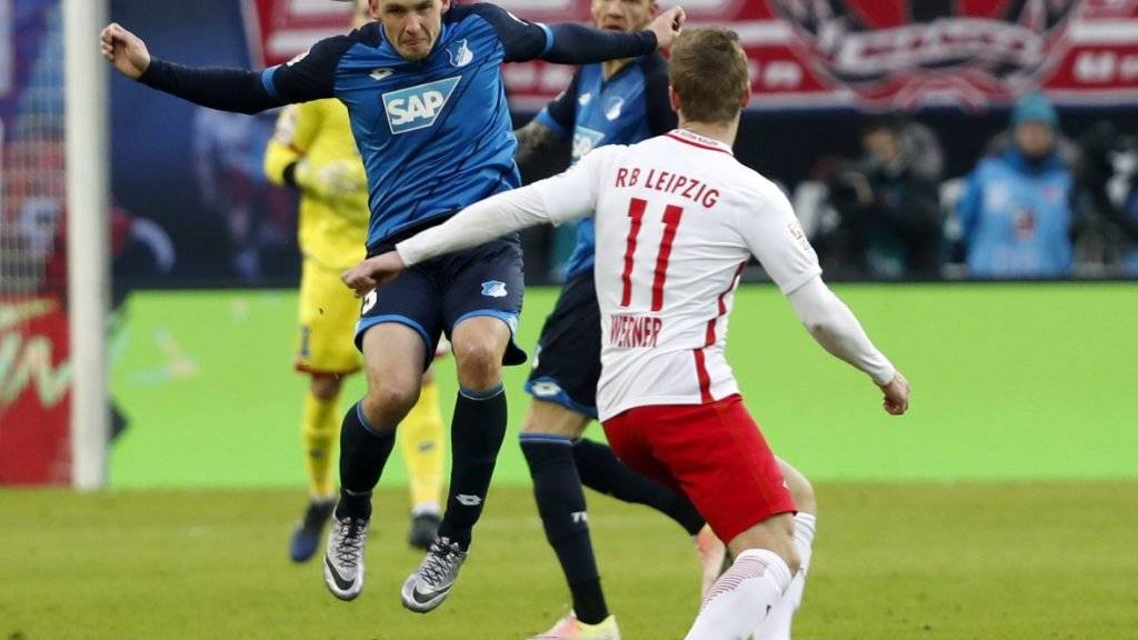 Gewann mit Leipzig das Verfolgerduell gegen Hoffenheim: Timo Werner (in weiss, im Duell mit Pavel Kaderabek)