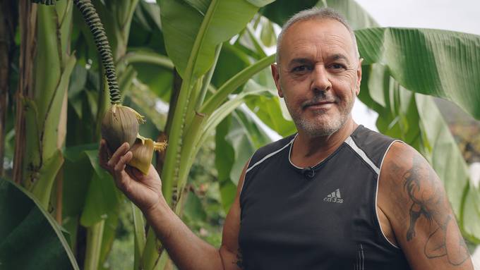 Patrick Rüegg zeigt seinen Exotengarten mit Schildkrötenteich