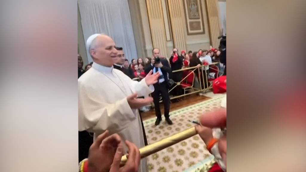Papst Leo macht das 6-7-Meme – und die Kids lieben es