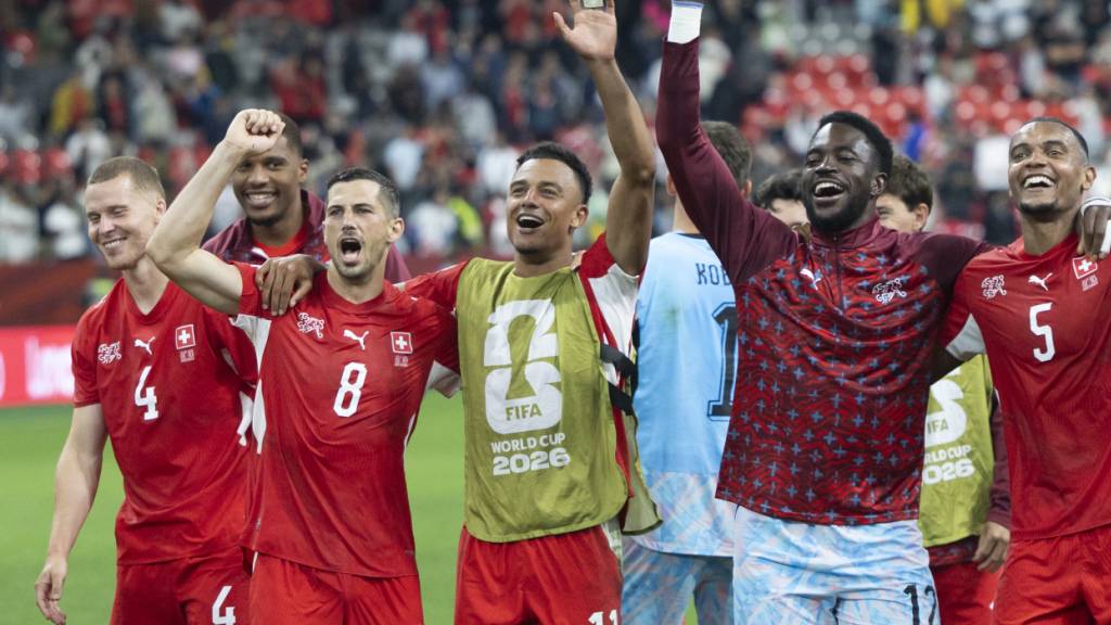 Nico Elvedi (ganz links), Dan Ndoye (Mitte) und Manuel Akanji (ganz rechts) überzeugen an der WM besonders