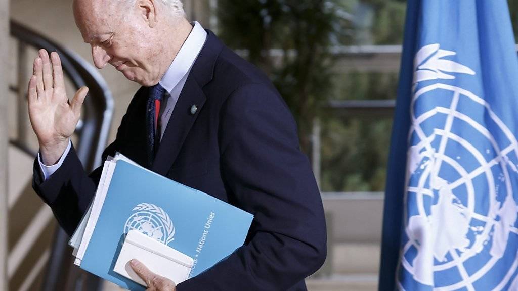 Herber Rückschlag für seine Friedensbemühungen: Der UNO-Sondergesandte de Mistura teilte in Genf mit, dass die Oppositionsgruppierung HNC nicht offiziell an den Gesprächen teilnehmen will.