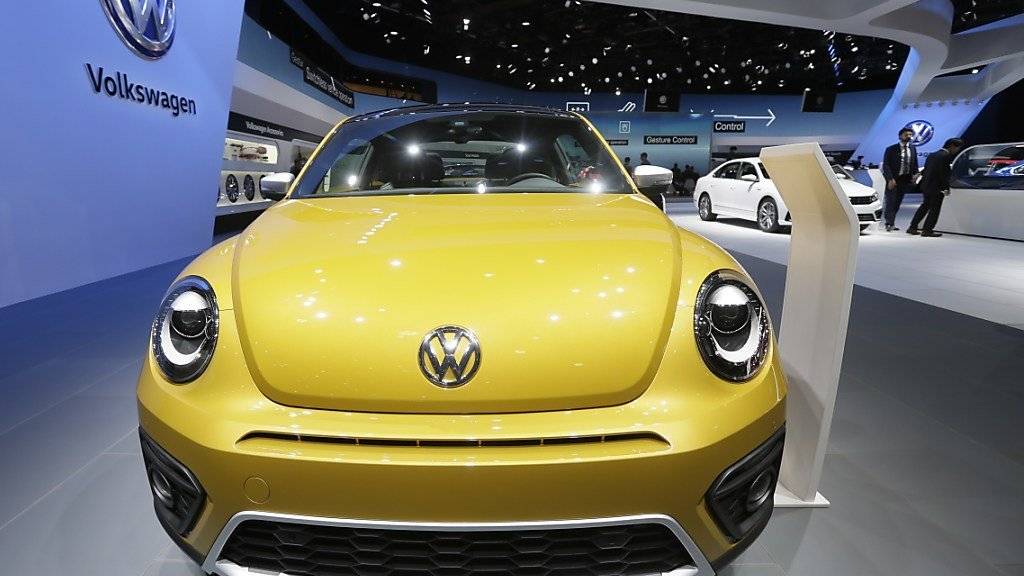 Die Autoverkäufe in der EU sind im Januar deutlich angestiegen. Auch der vom Abgas-Skandal gebeutelte VW-Konzern verkaufte mehr. (Archiv)