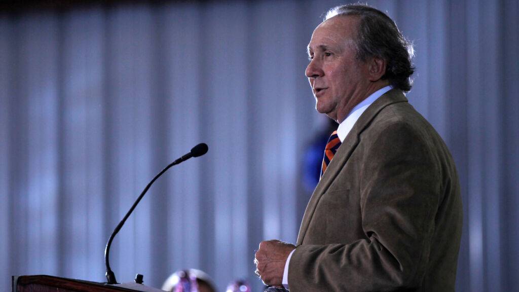 ARCHIV - Michael Reagan, Sohn des ehemaligen US-Präsidenten Reagan, spricht während einer republikanischen Wahlkampfveranstaltung. Foto: Matt Rourke/AP/dpa