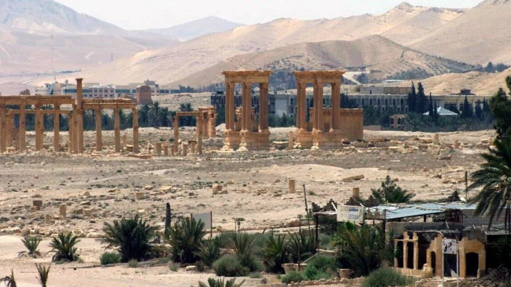 Der IS setzt in der syrischen Oasenstadt Palmyra (Bild) sein Zerstörungswerk fort: Am Sonntag soll ein antiker Tempel gesprengt worden sein. (Archivbild)