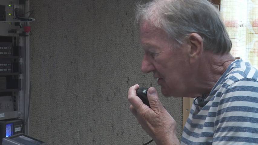 «Satellitenpaul» – der 80-Jährige, der zu Helene Fischer die Atmosphäre überwacht