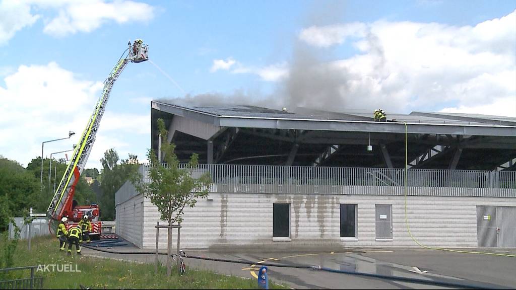 Brand in Kunsteisbahn Wohlen ausgebrochen