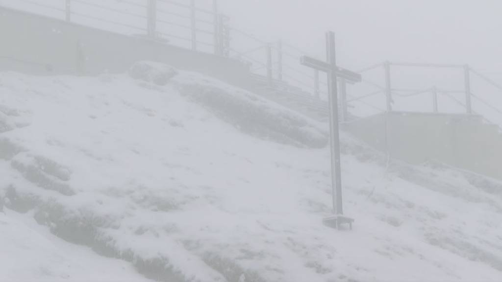 Schnee mitten im Sommer: Weisses Erwachen auf dem Säntis