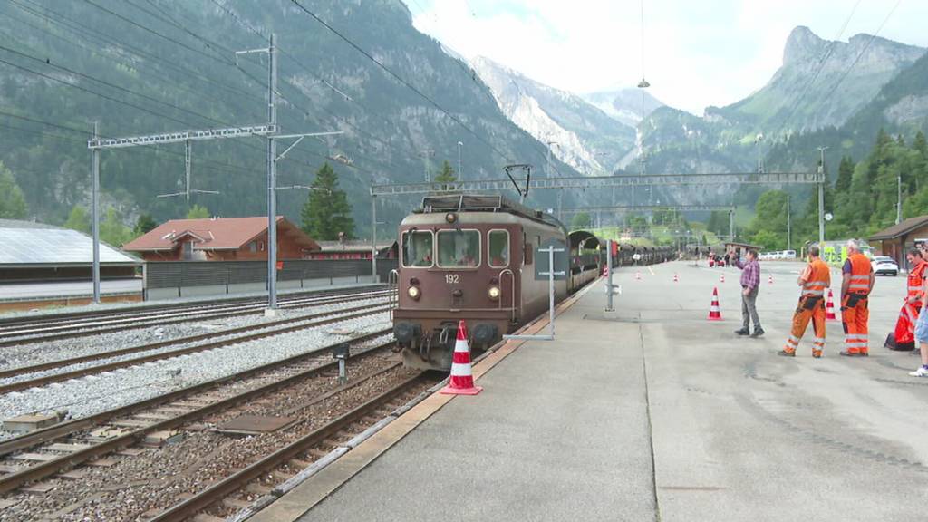 Abschied von der BLS-Kultlokomotive Bruneli