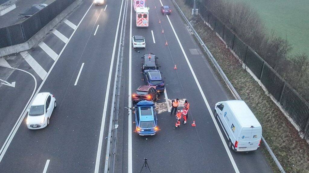 Wegen des Unfalls rückten mehrere Ambulanzen aus.
