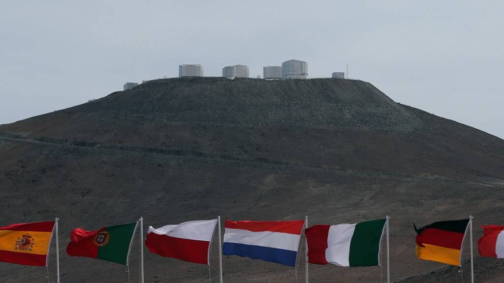 Ein Energiekonzern zieht sich aus einem umstrittenen Projekt zurück – und bewahrt das Paranal-Observatorium in der chilenischen Atacama-Wüste vor Licht und Vibrationen. (Archivbild)