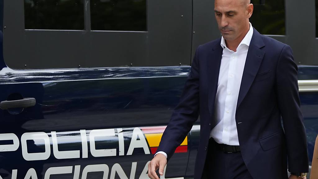 Ist von der FIFA für drei Jahre von sämtlichen Fussball-Aktivitäten auf nationaler und internationaler Ebene gesperrt: der Spanier Luis Rubiales