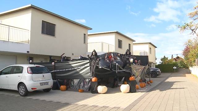 Halloween-Gruselkabinett im Garten