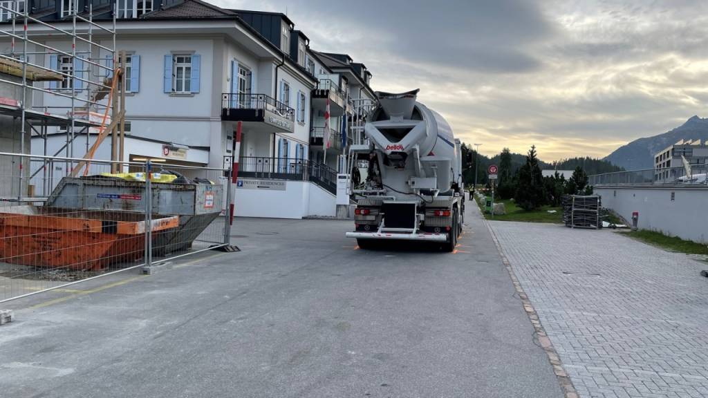 Der Unfall ereignete sich an der Via Mezdi in St. Moritz.