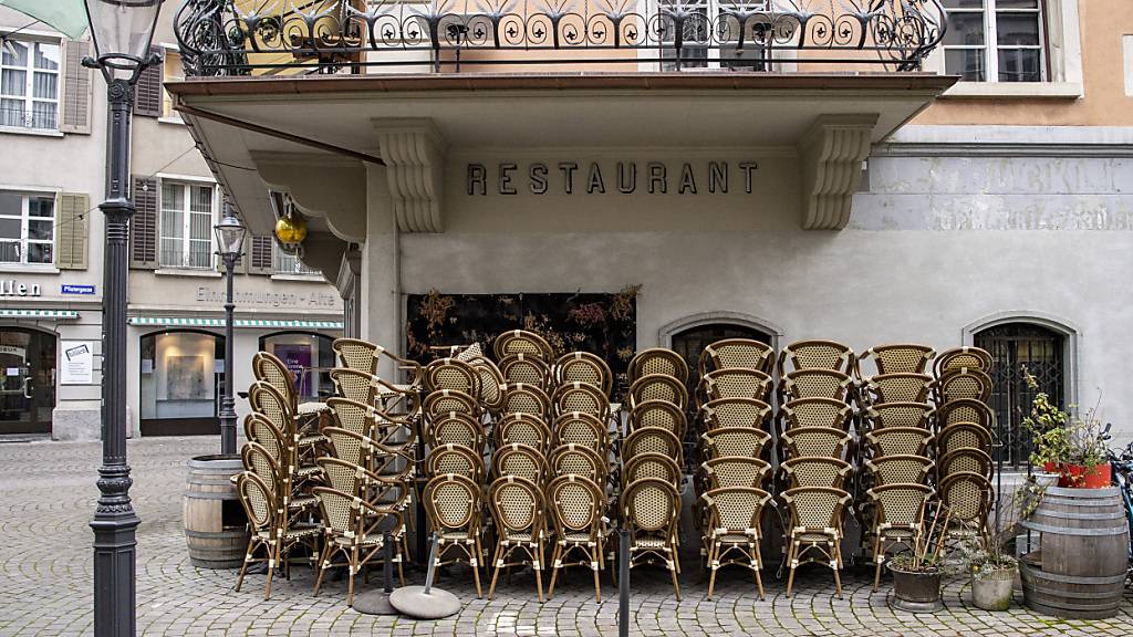 Eine Luzerner Altstadtbeiz am 27. Februar 2021: Restaurants mussten während der Coronapandemie eine Zeitlang geschlossen bleiben. (Archivaufnahme)