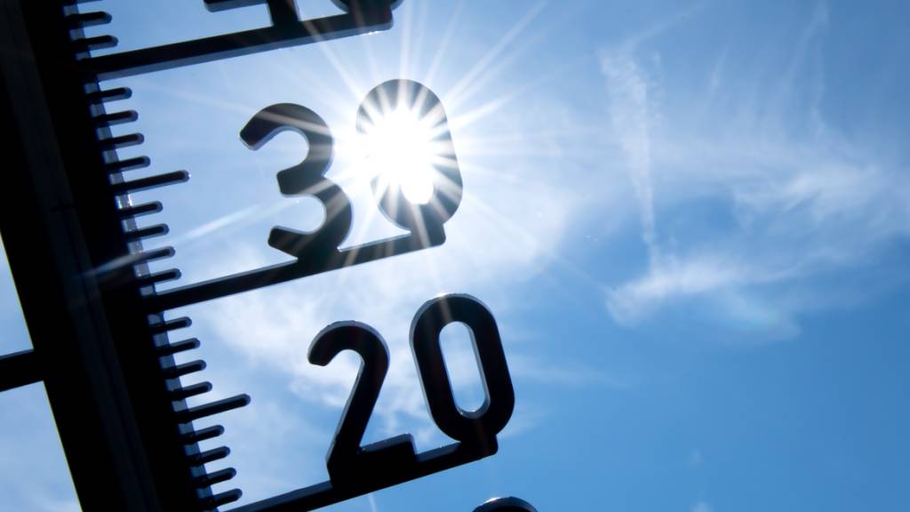 Thermometer steigt erstmals in dem Jahr auf dreissig Grad
