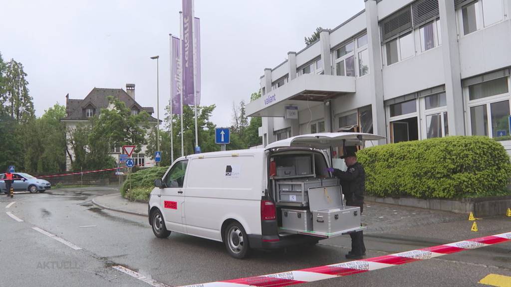 Lauter Knall: Bankomatensprenger wecken heute Morgen früh die Bewohner von Laufen