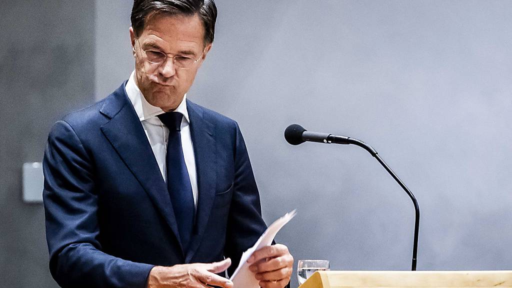 Mark Rutte kündigt im Repräsentantenhaus seinen Abschied aus der Politik an. Foto: Remko De Waal/ANP/dpa