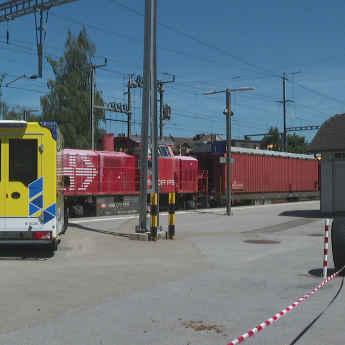 Güterzug reisst Kinderwagen von Perron mit – Kleinkind stirbt