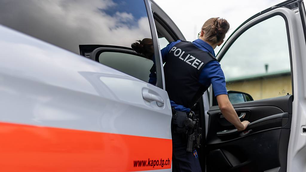 Die Kantonspolizei Thurgau hat einen Raser vorläufig festgenommen und dessen Motorrad sichergestellt. (Symbolbild)