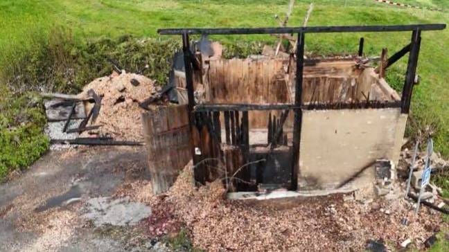 Brandspuren an Fassaden – Täter in Elgg hat noch mehr Brände gelegt