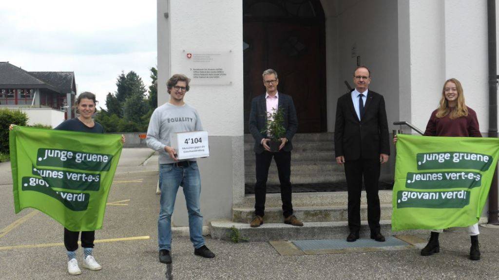 Die Jungen Grünen der Stadt Luzern reichen beim Bund eine Petition gegen die geplante Lüftungszentrale im Gütschwald ein.