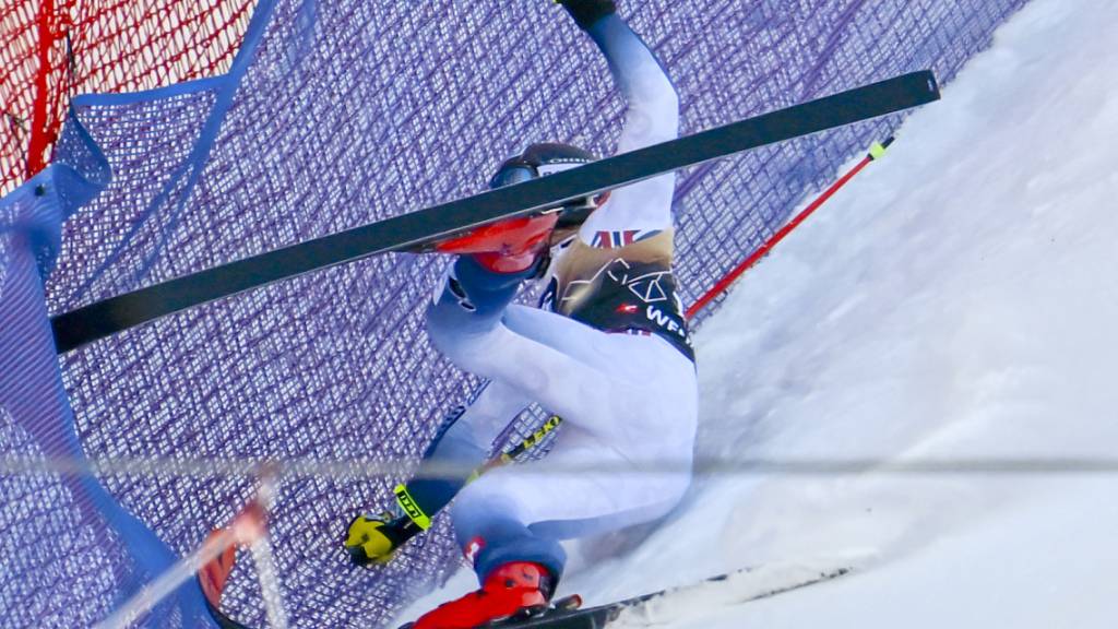 Der heftige Aufprall in die Fangnetze erfordert bei Aleksander Kilde mehrere Operationen