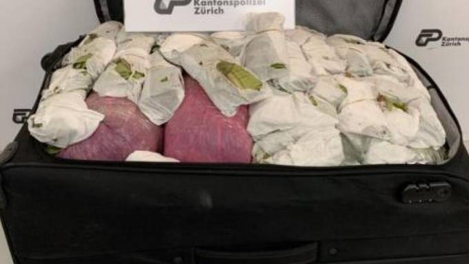 Polizei verhaftet Drogenkurier am Flughafen Zürich