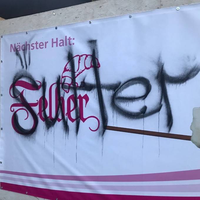 Krieg der Bäcker in Solothurn? Werbeplakate von Felber Beck beschmiert