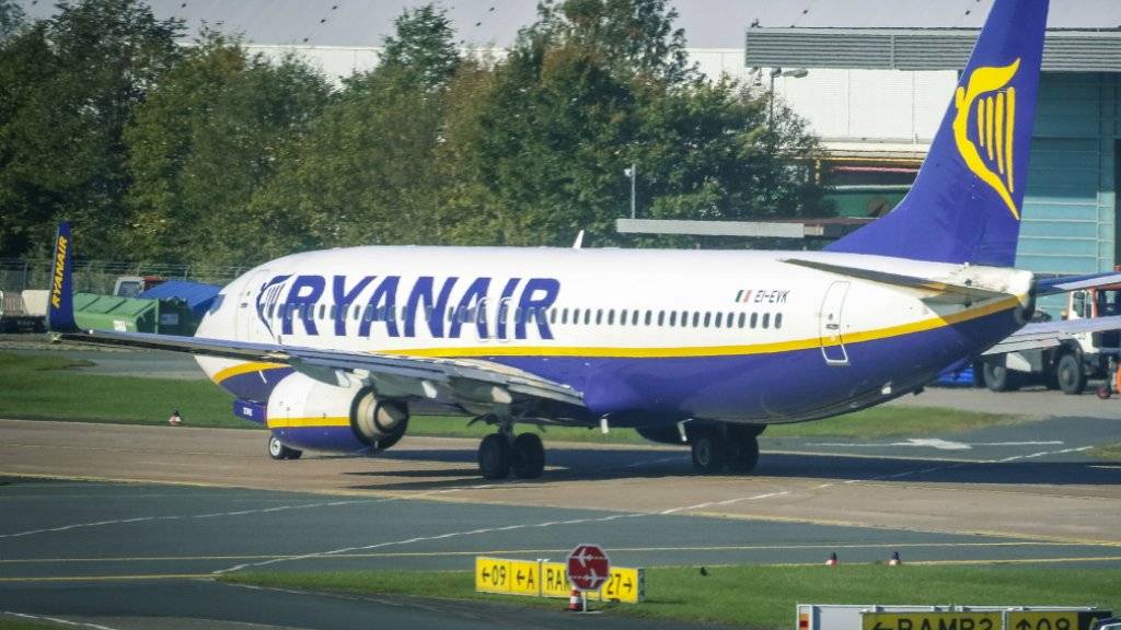 Der irische Billigflieger Ryanair leidet unter dem Preiskampf in der Luftfahrt und gestiegenen Ölpreisen.
(Archivbild)