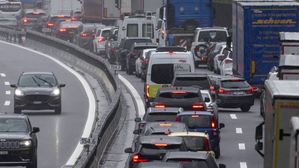 Ostern naht - die Stausaison am Gotthard ist eröffnet