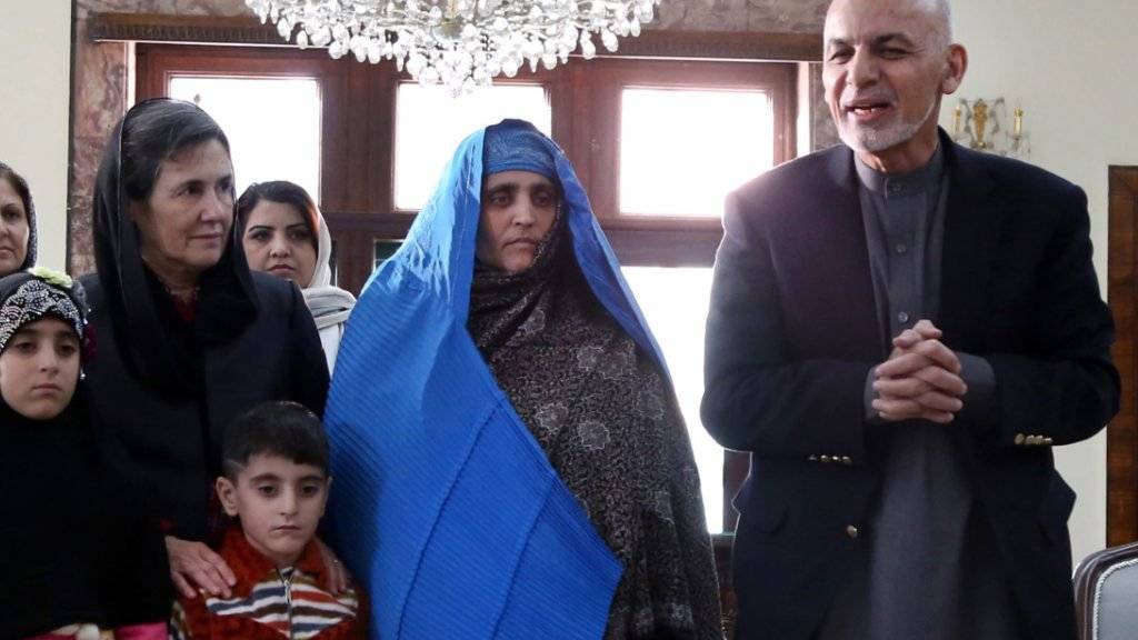 Afghanistans Präsident Aschraf Ghani (rechts) hat der Korruption im Lande den Kampf angesagt. (Archivbild)